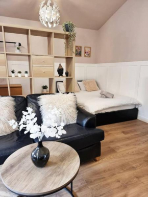 Charming Cottage Near John Radcliffe Hospital with Free Parking